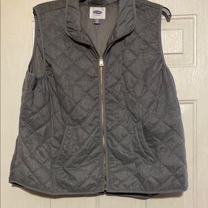 Old Navy Gray Quilted‎ Vest with Gold Zipper